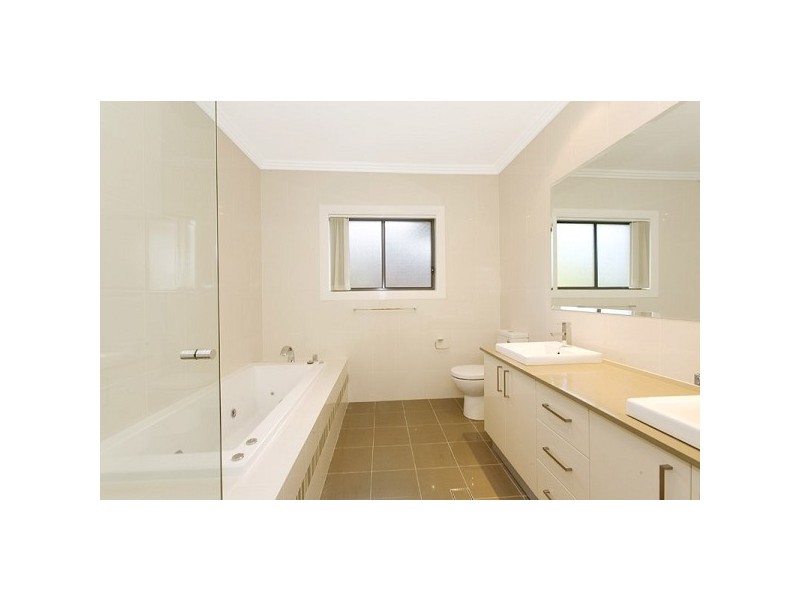 17 Porters Lane, St Ives NSW 2075