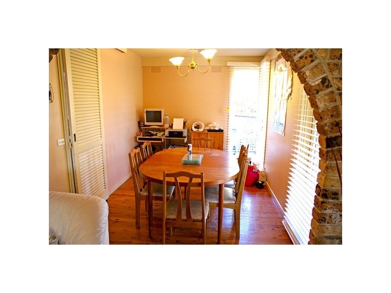 2 Lowry Crescent, St Ives NSW 2075