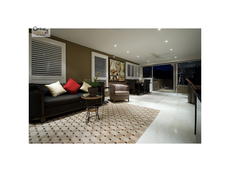 Unit 2 28 Lennie Ave, Main Beach QLD 4217