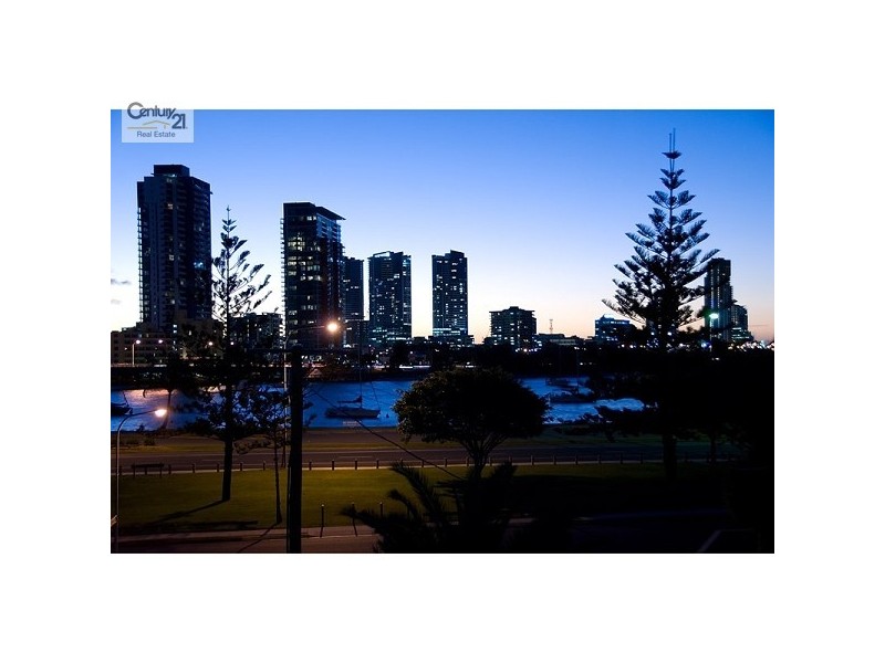 Unit 2 28 Lennie Ave, Main Beach QLD 4217