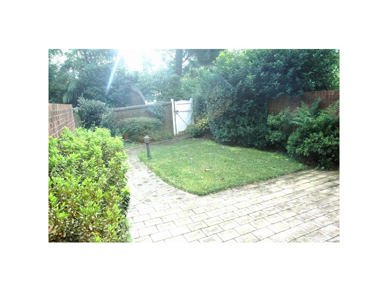 2/5 Cowan Road, St Ives NSW 2075