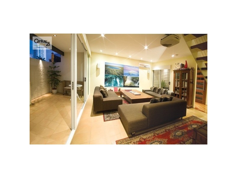 45 Cronin Avenue, Main Beach QLD 4217