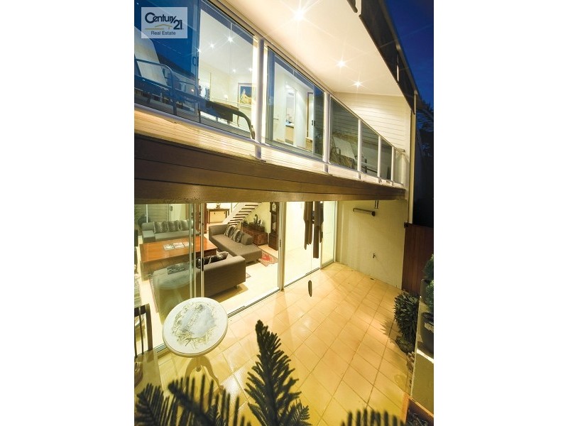 45 Cronin Avenue, Main Beach QLD 4217