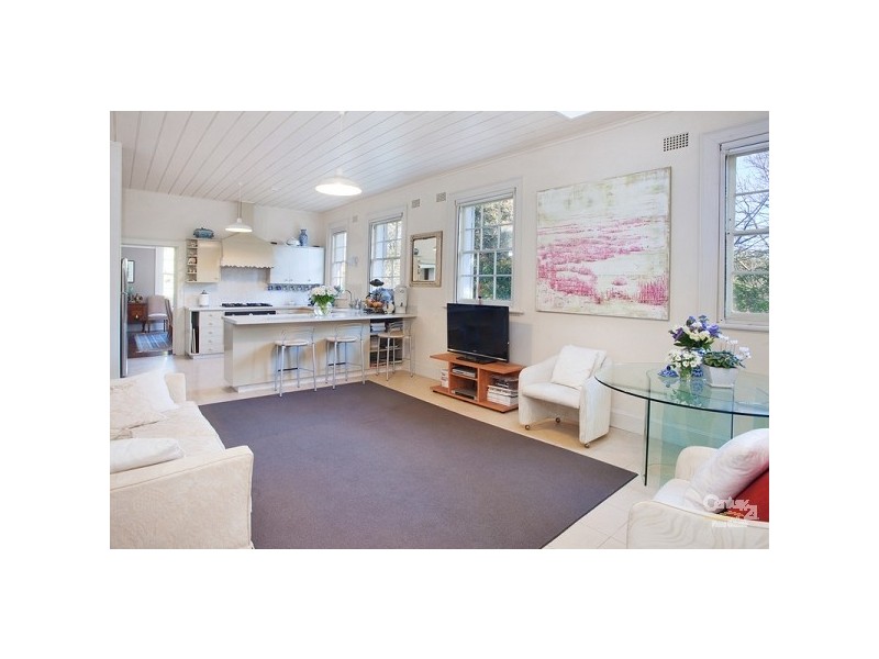 11 Avon Road, Pymble NSW 2073