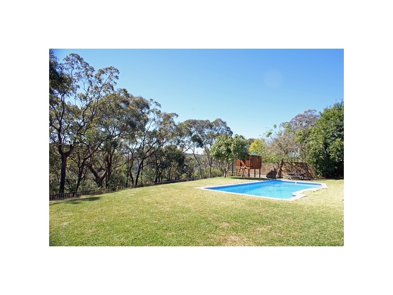 2 Cambourne Avenue, St Ives NSW 2075