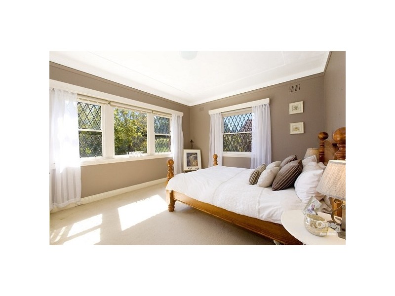 4 Cranbrook Ave, Roseville NSW 2069