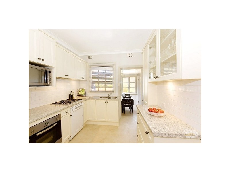 4 Cranbrook Ave, Roseville NSW 2069