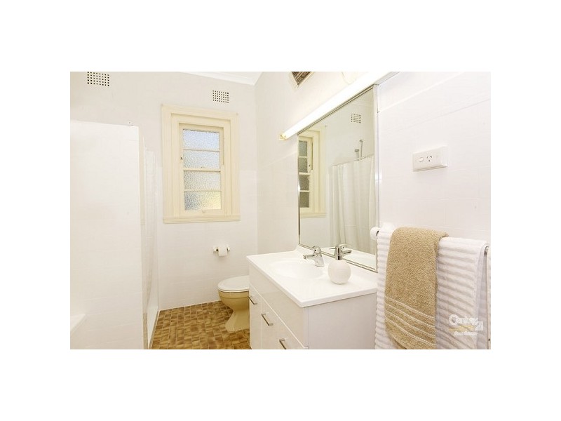 4 Cranbrook Ave, Roseville NSW 2069