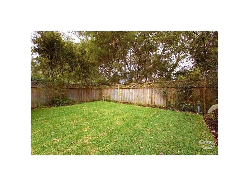 18 Hillcrest Drive, St Ives NSW 2075