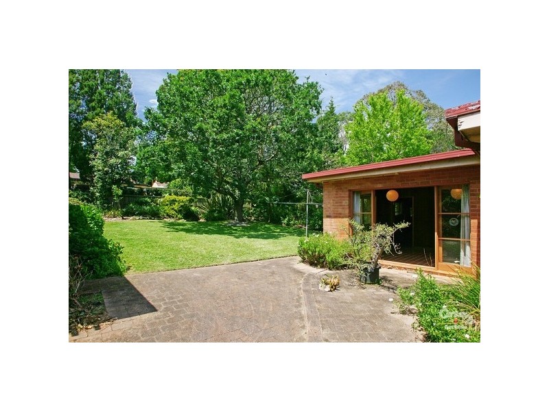 11 Warrimoo Avenue, St Ives NSW 2075