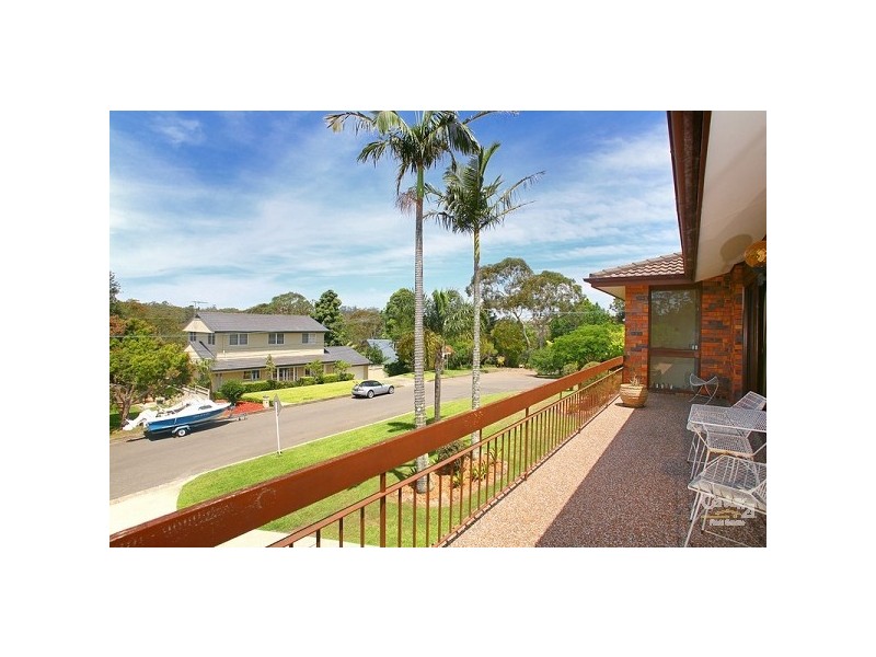 4 Hillside Avenue, St Ives NSW 2075