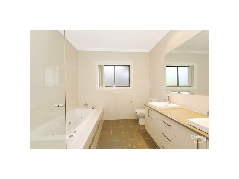 17 Porters Lane, St Ives NSW 2075