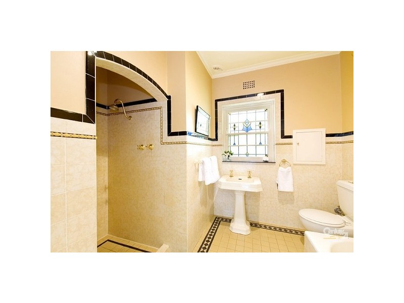 1 Skinner Parade, Roseville NSW 2069