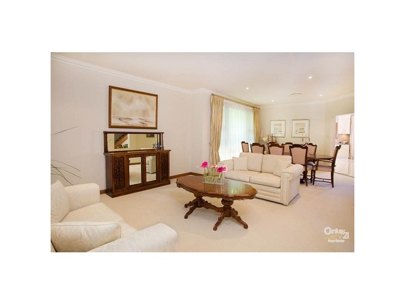 10 Lawson Pde, St Ives NSW 2075