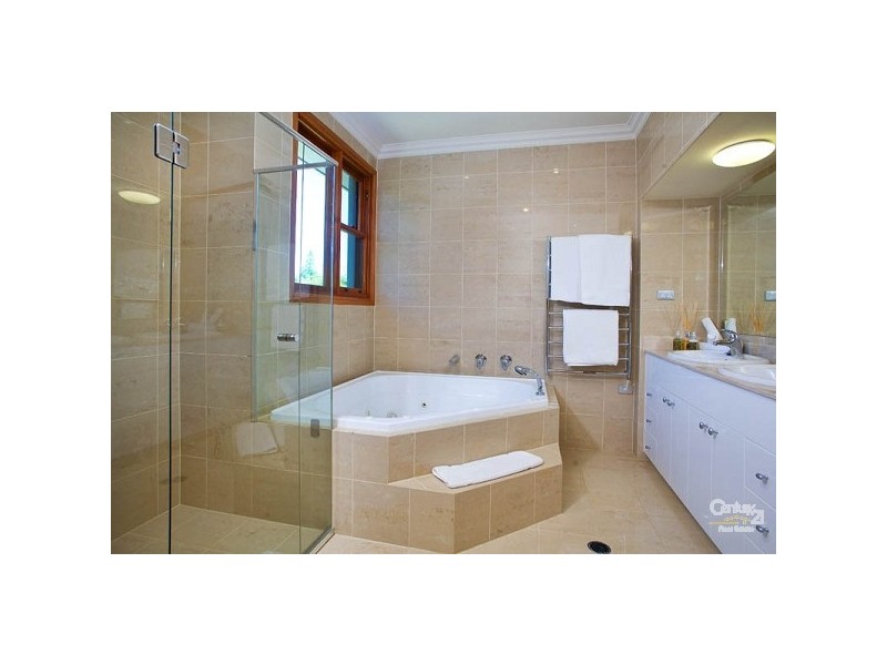 10 Lawson Pde, St Ives NSW 2075