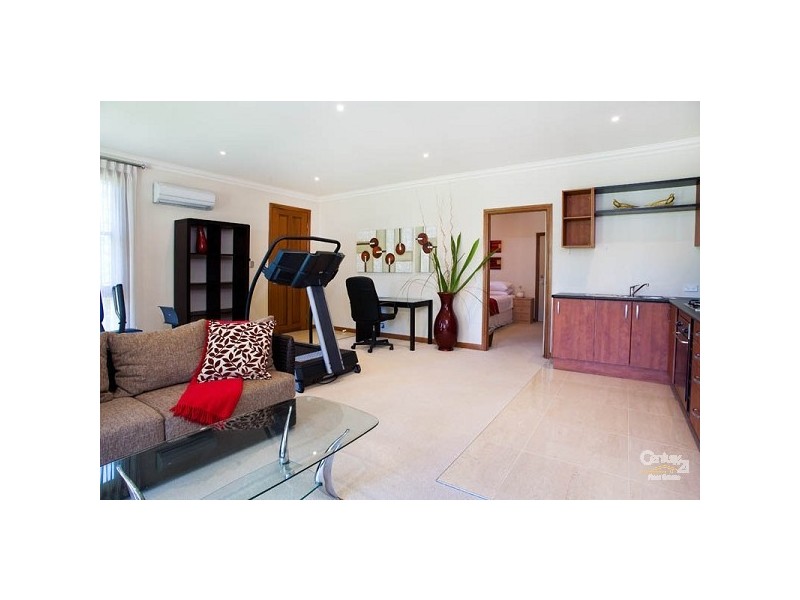 10 Lawson Pde, St Ives NSW 2075
