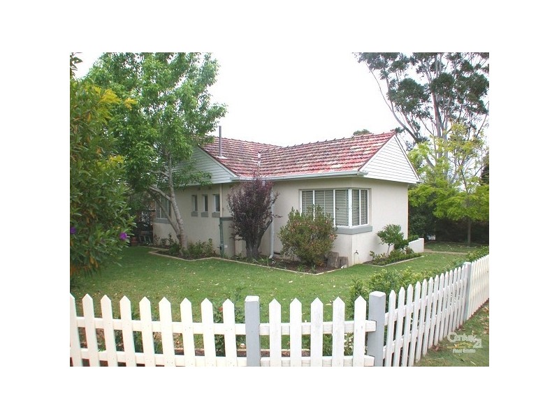 16 Carbeen Ave, St Ives NSW 2075