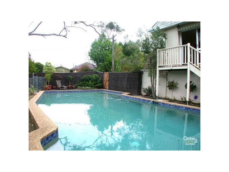 16 Carbeen Ave, St Ives NSW 2075