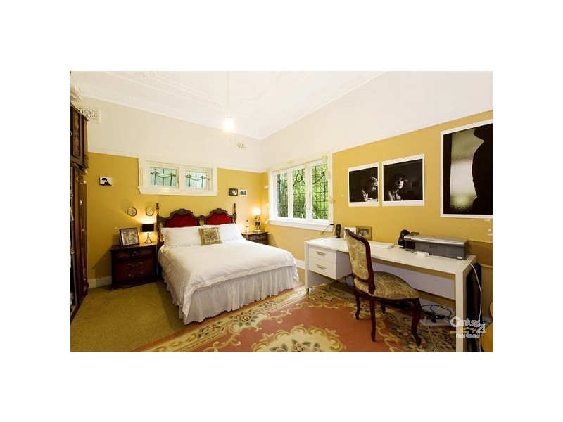 10 Bancroft Avenue, Roseville NSW 2069