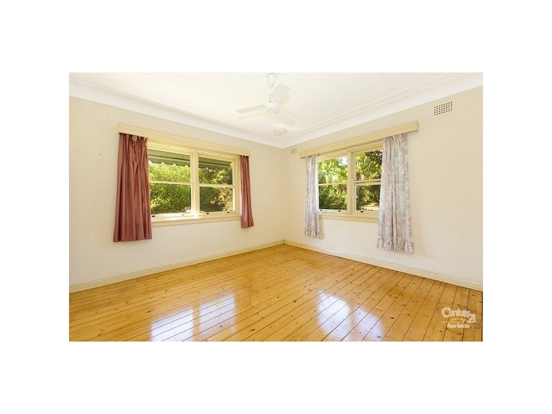8 Wyomee Avenue, West Pymble NSW 2073