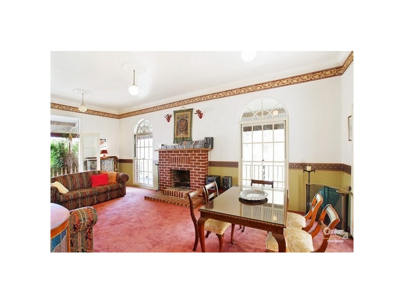 8 Elizabethan Place, St Ives NSW 2075