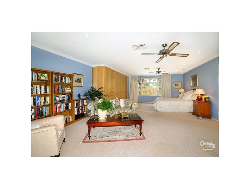 20 Brallas Avenue, St Ives NSW 2075