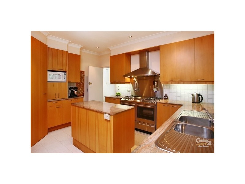 8 Garrick Road, St Ives NSW 2075