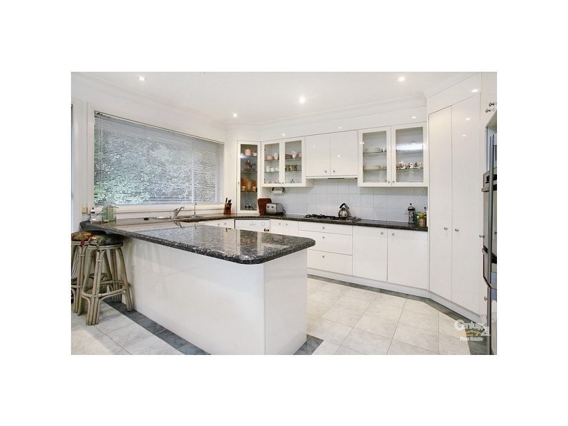 18 Flinders Avenue, St Ives NSW 2075