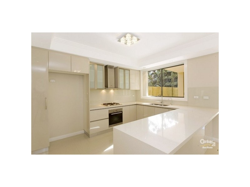 7 Lynbarra Ave, St Ives NSW 2075