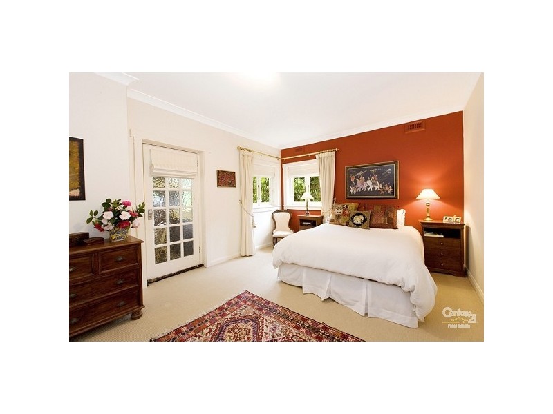 8 Clermiston Avenue, Roseville NSW 2069