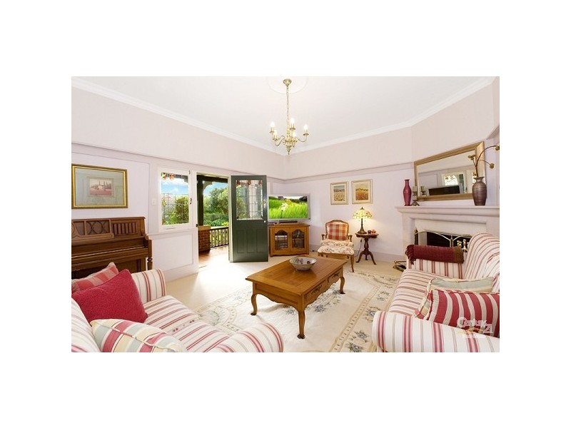 3 Roslyn Avenue, Roseville NSW 2069