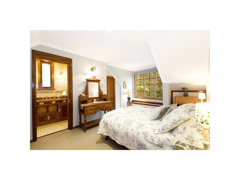 18 Illeroy Avenue, Killara NSW 2071