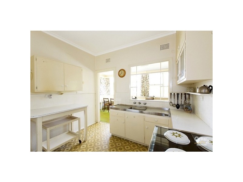 120 Kissing Point Rd, Turramurra NSW 2074