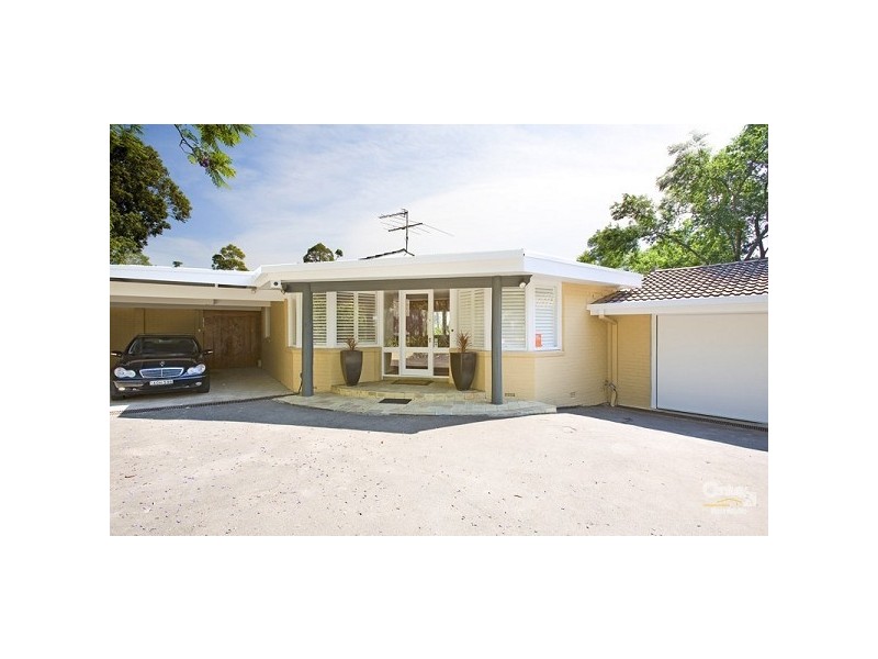 2 Windsor Place, St Ives NSW 2075