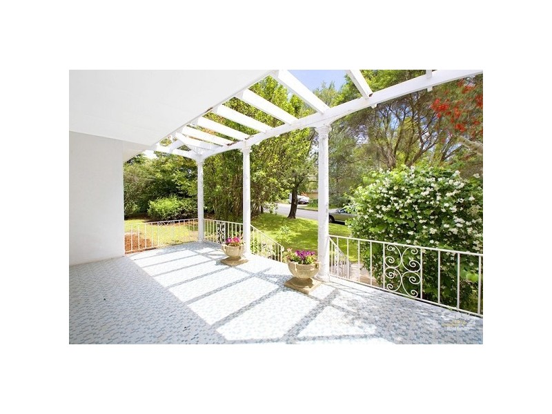 9 Lowther Park Ave, Warrawee NSW 2074