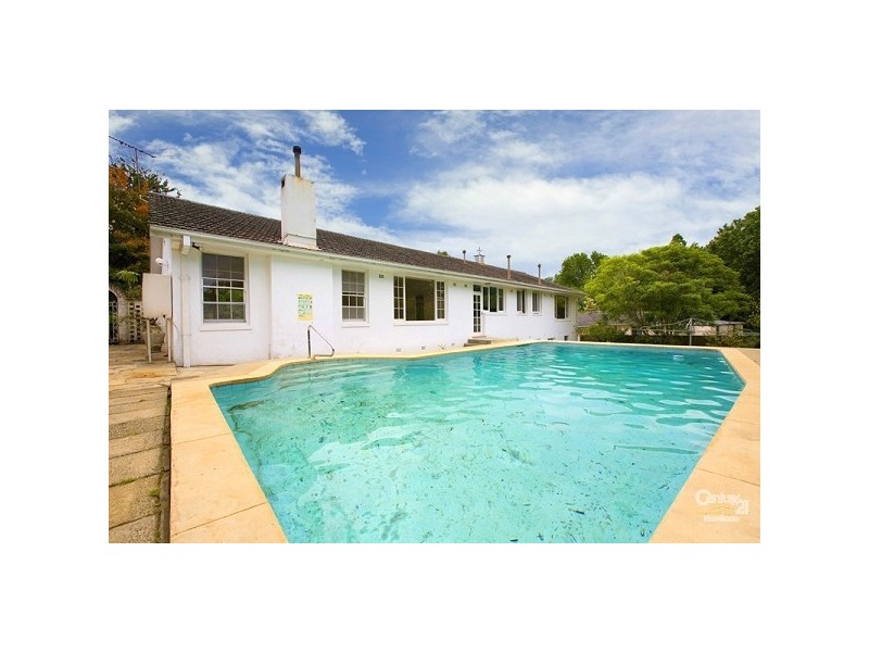 9 Lowther Park Ave, Warrawee NSW 2074