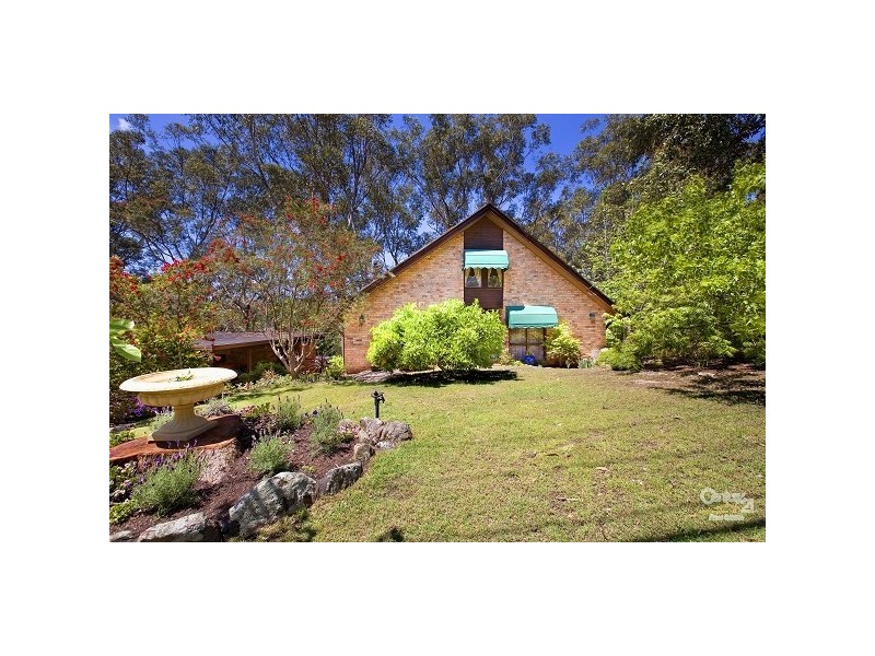 1 Pembroke Avenue, Turramurra NSW 2074