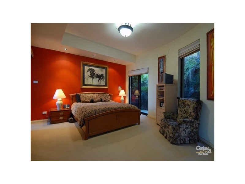 77 Cambourne Ave, St Ives NSW 2075