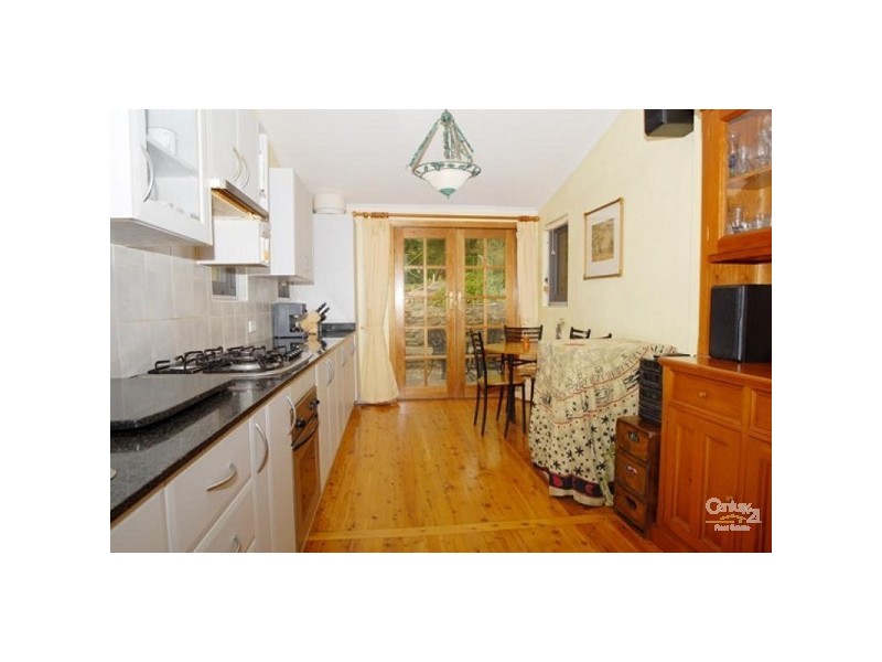 18 Carnarvon Road, Roseville NSW 2069