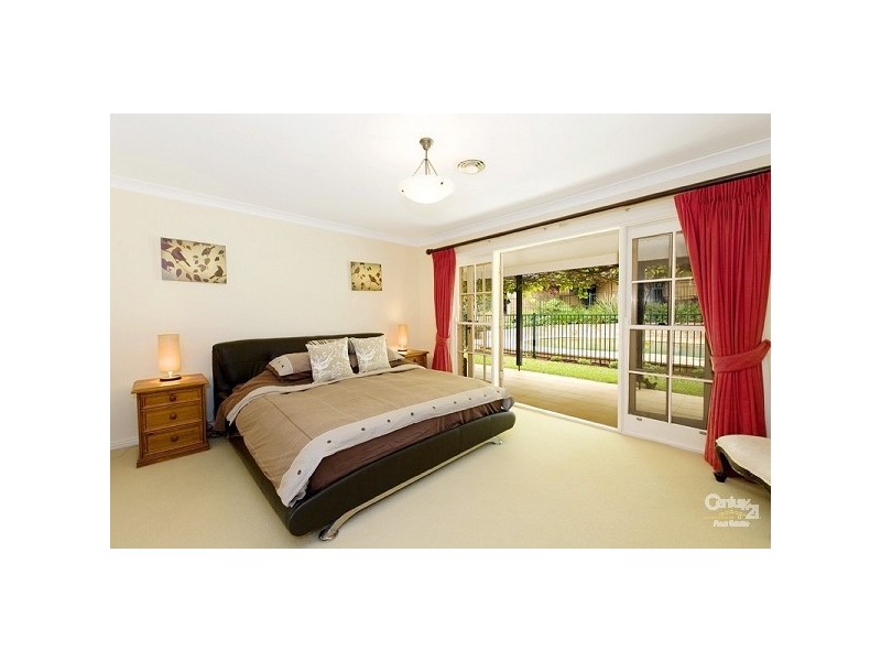 4 Oak Hill Close,, St Ives NSW 2075