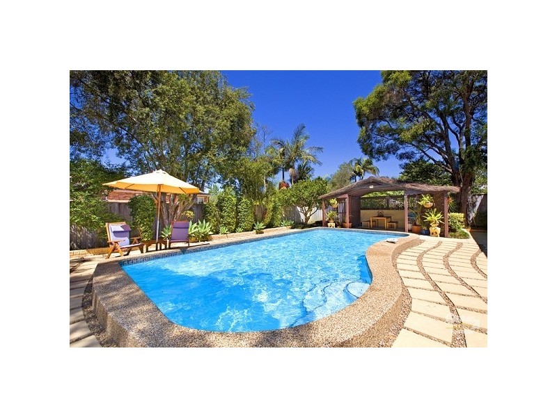 25 Waterhouse Avenue, St Ives NSW 2075