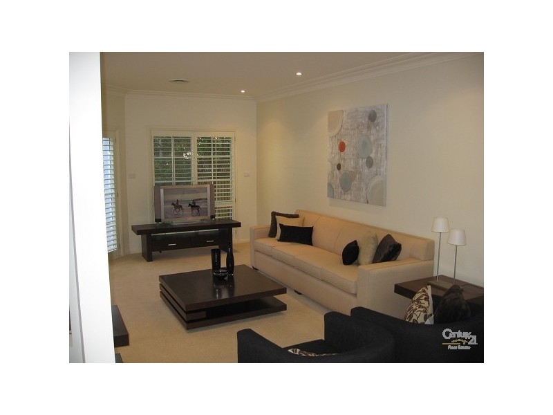 20 Hillcrest Drive, St Ives NSW 2075