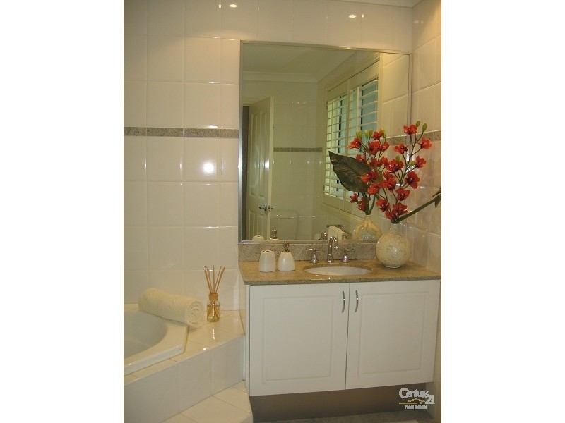 20 Hillcrest Drive, St Ives NSW 2075