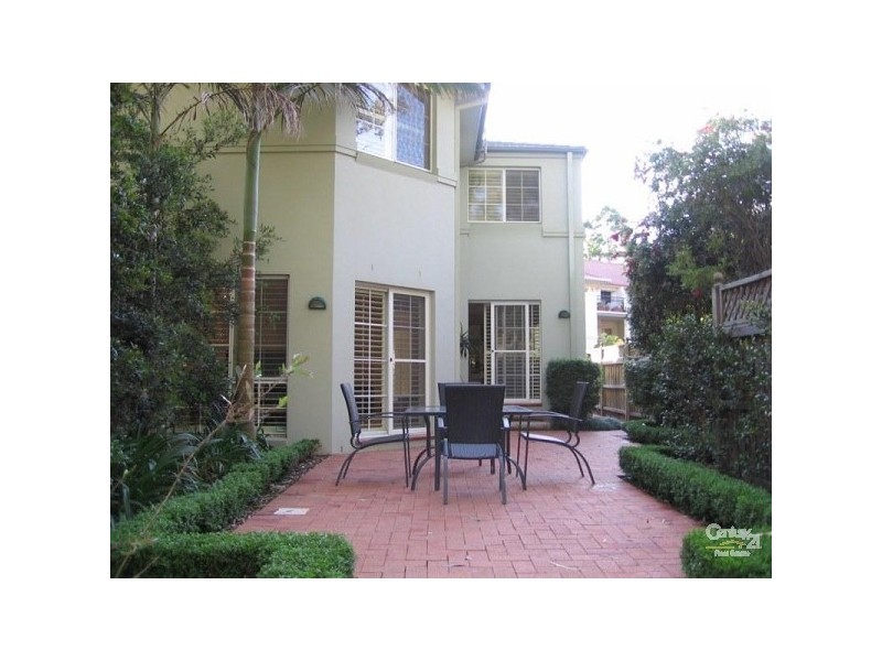 20 Hillcrest Drive, St Ives NSW 2075