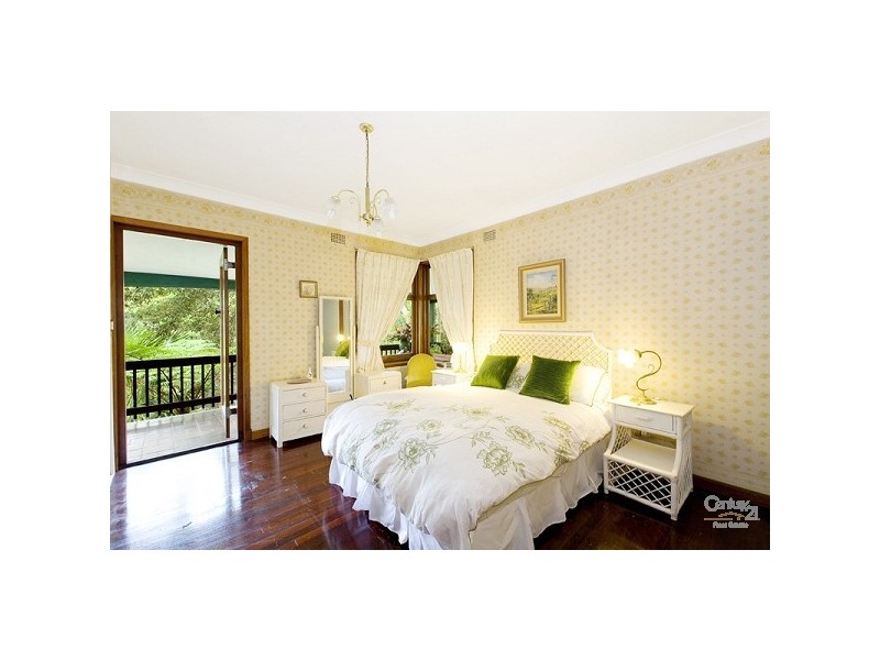 17 Elegans Avenue, St Ives NSW 2075