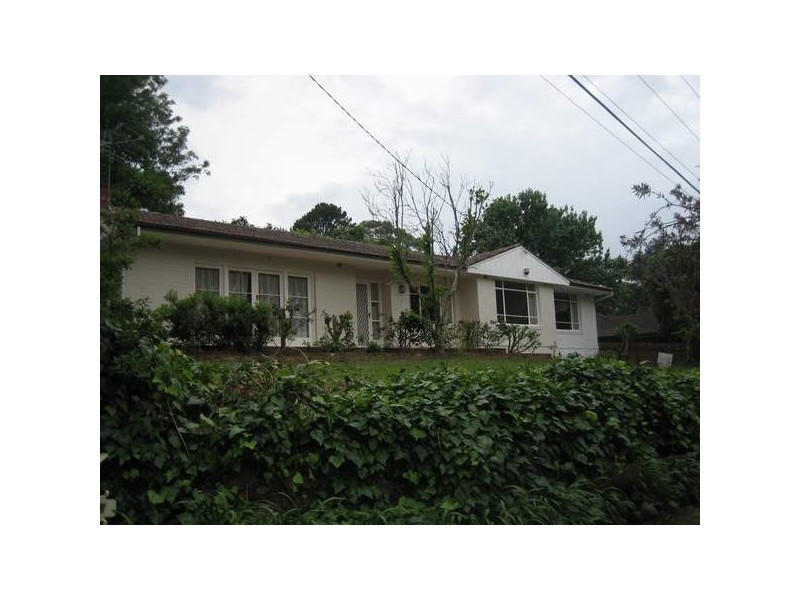 18 Shinfield Ave, St Ives NSW 2075