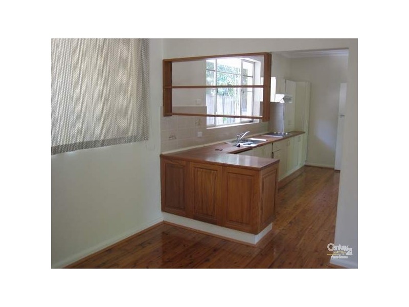 18 Shinfield Ave, St Ives NSW 2075