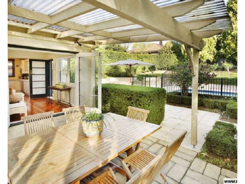 38 Selwyn St, Pymble NSW 2073