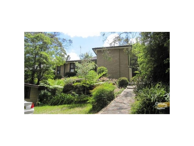 17 Windsor Pl, St Ives NSW 2075
