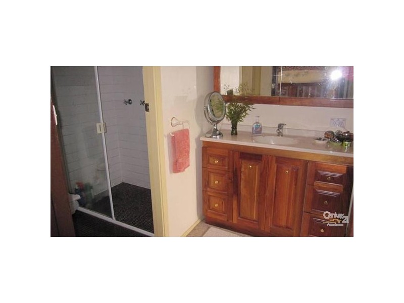 17 Windsor Pl, St Ives NSW 2075